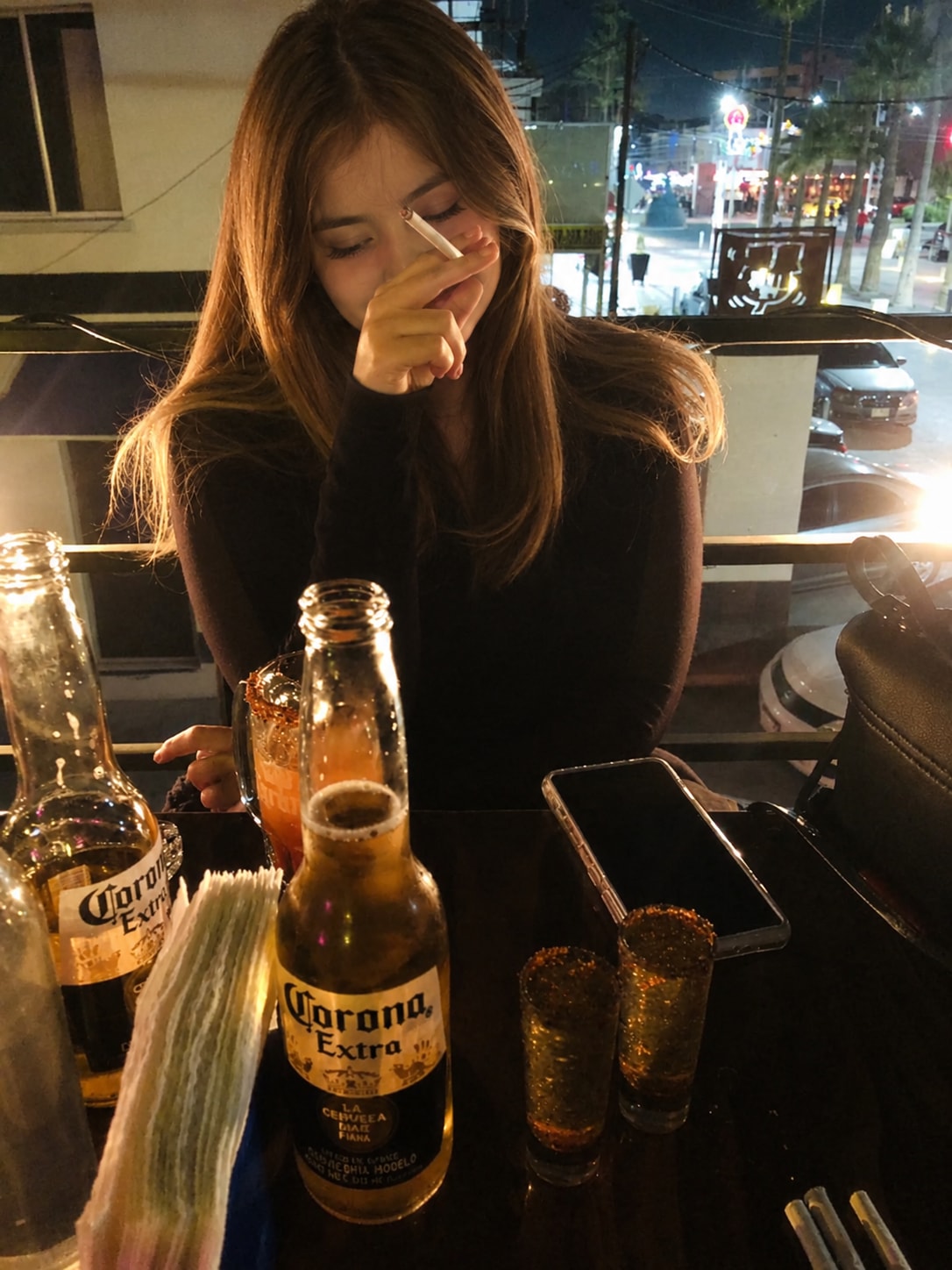 Melancholic Nightlife Snapshot 生成效果示例