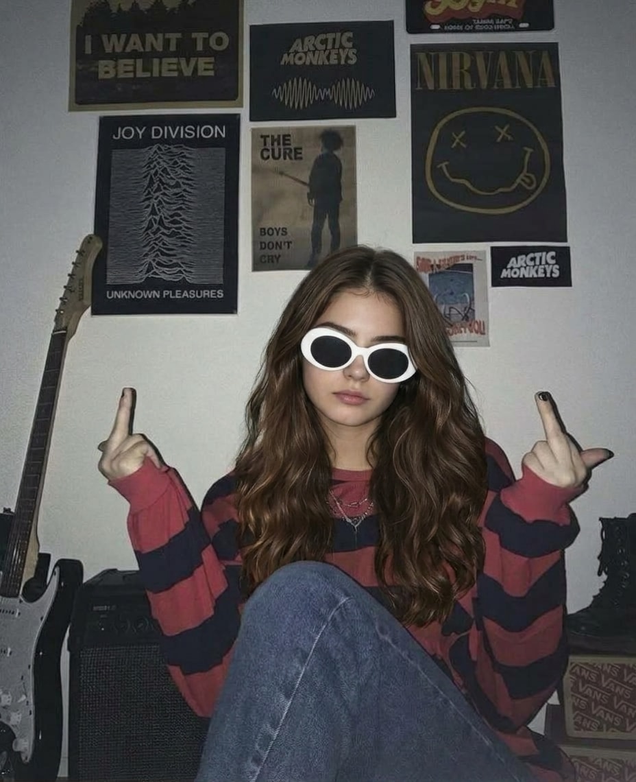 Defiant 90s Grunge Bedroom Portrait 生成效果示例
